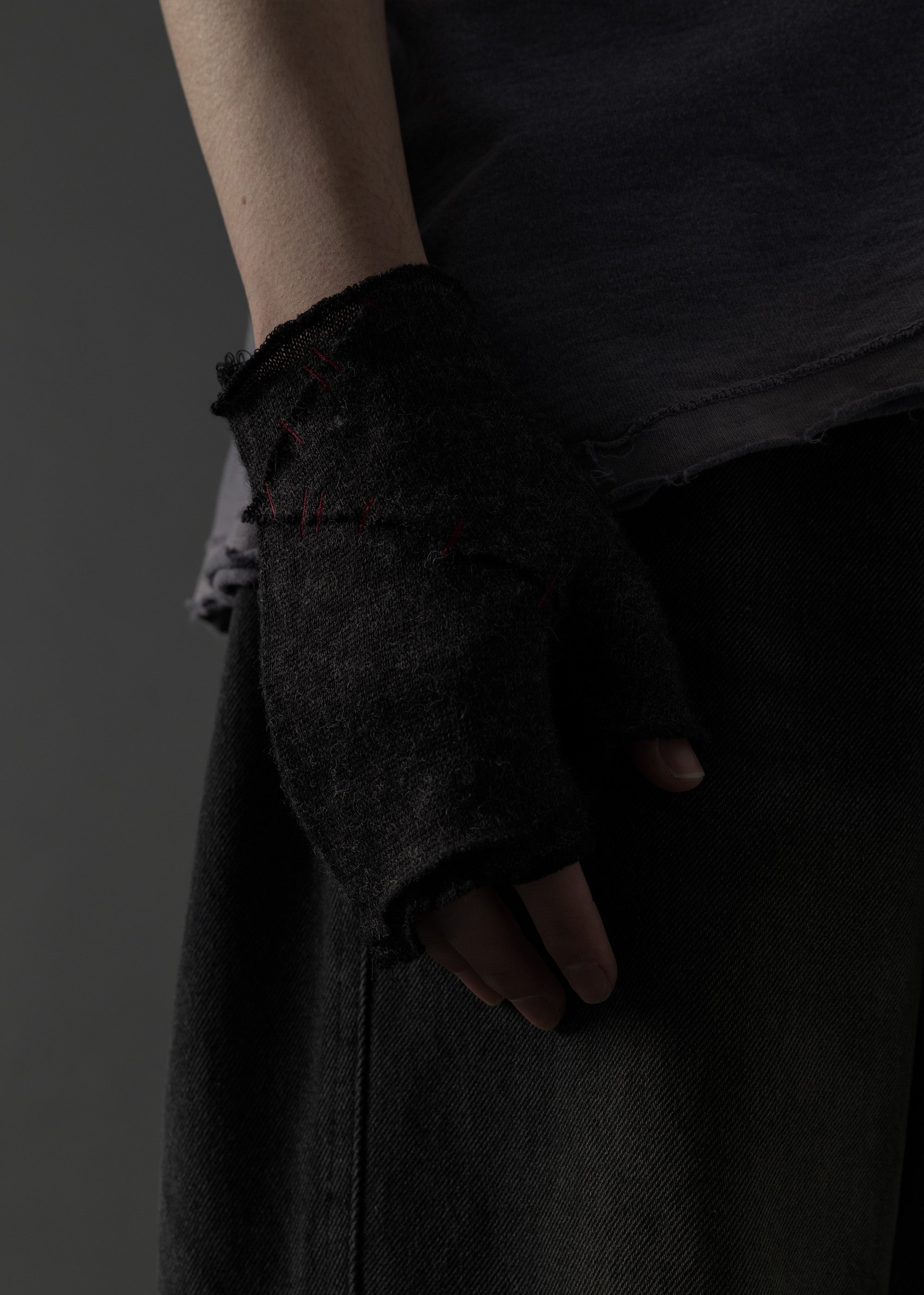TBW Stitch Origami Gloves (Black)