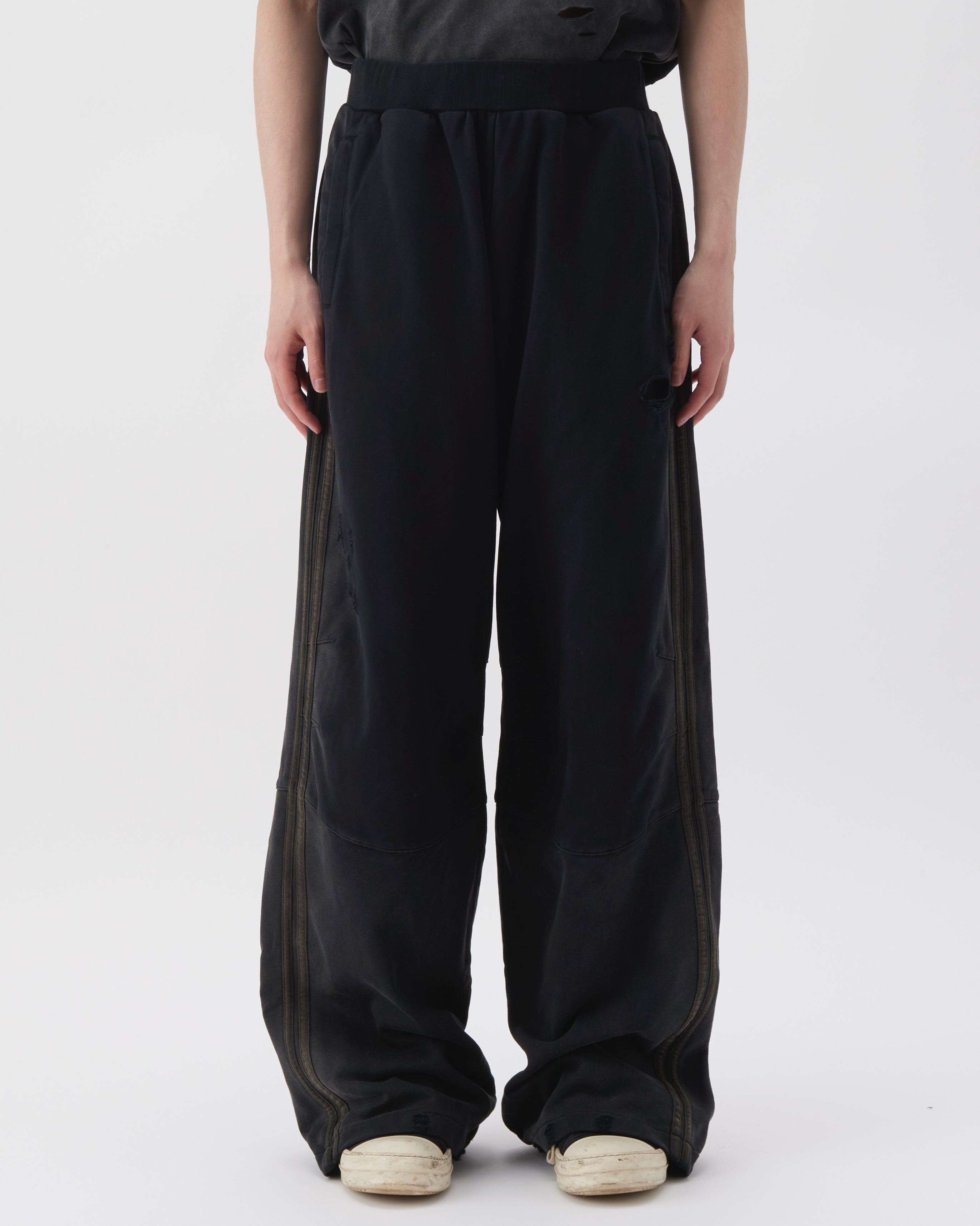ONIZUKA TRACK PANTS