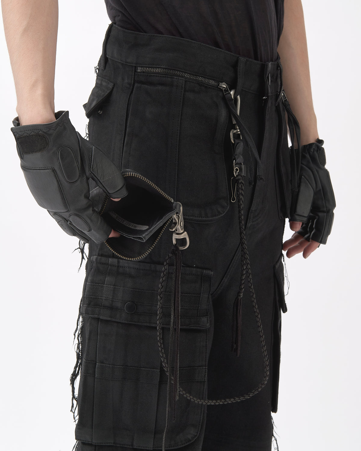 BLISTERED LEATHER WALLET & CHAIN