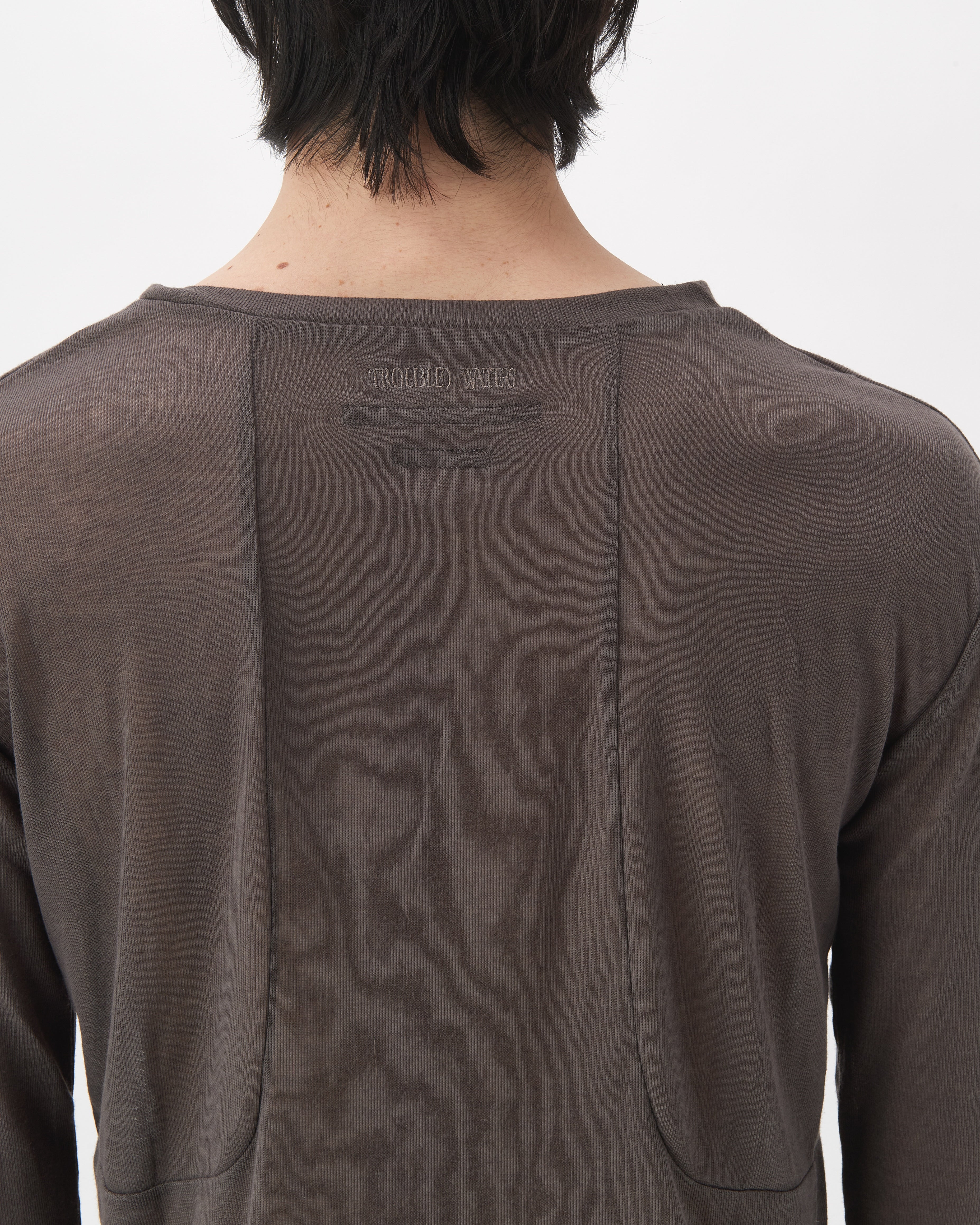 GLOVED LONGSLEEVE 2.0 (DARK BROWN)