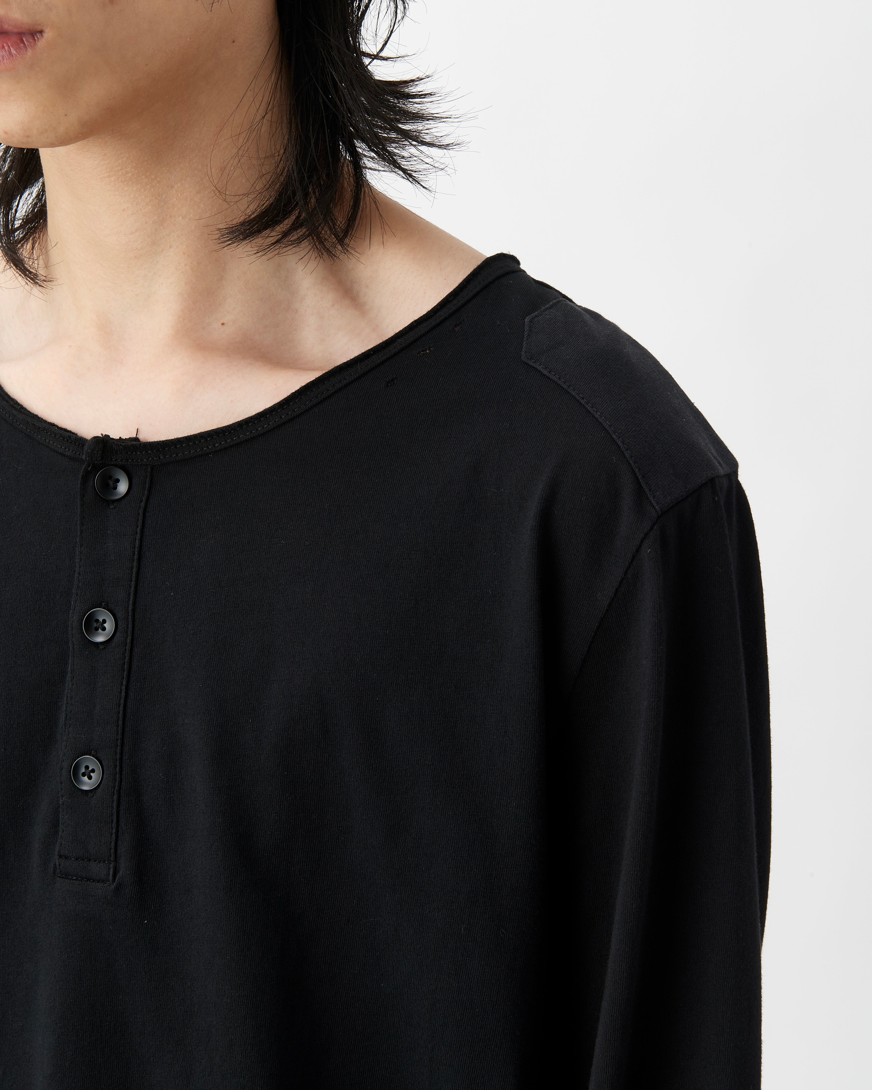 VOID HENLEY SHIRT (BLACK)